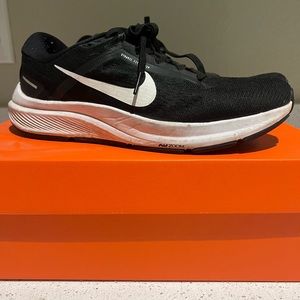 Nike size 8 women